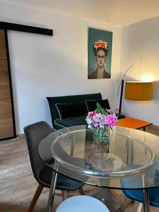 Les Pyou-Pyous Apartment Nancy Bagian luar foto