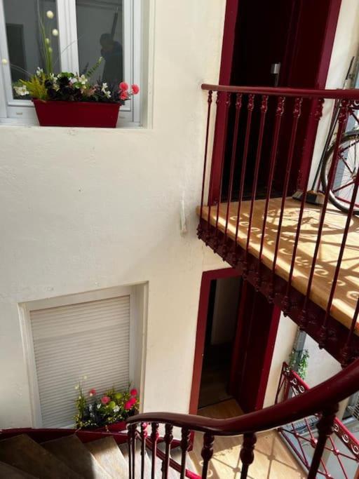 Les Pyou-Pyous Apartment Nancy Bagian luar foto