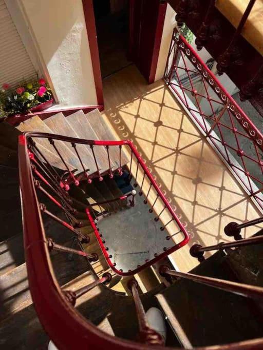 Les Pyou-Pyous Apartment Nancy Bagian luar foto