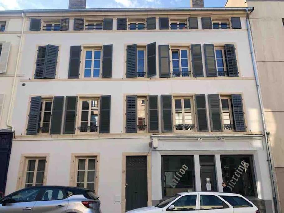 Les Pyou-Pyous Apartment Nancy Bagian luar foto